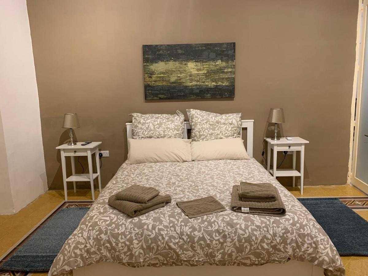 4 Bedroom Apartment In Sliema Near The Sea Exterior foto