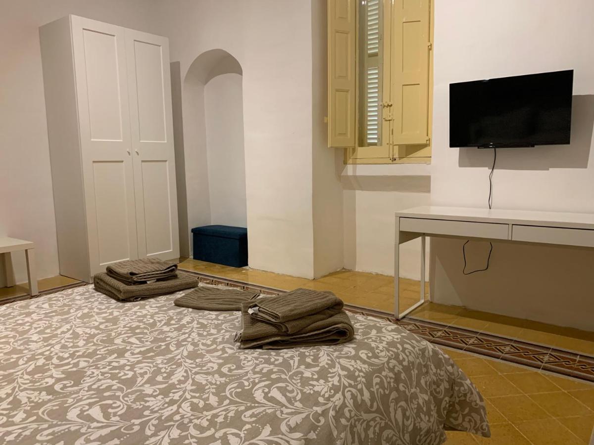 4 Bedroom Apartment In Sliema Near The Sea Exterior foto